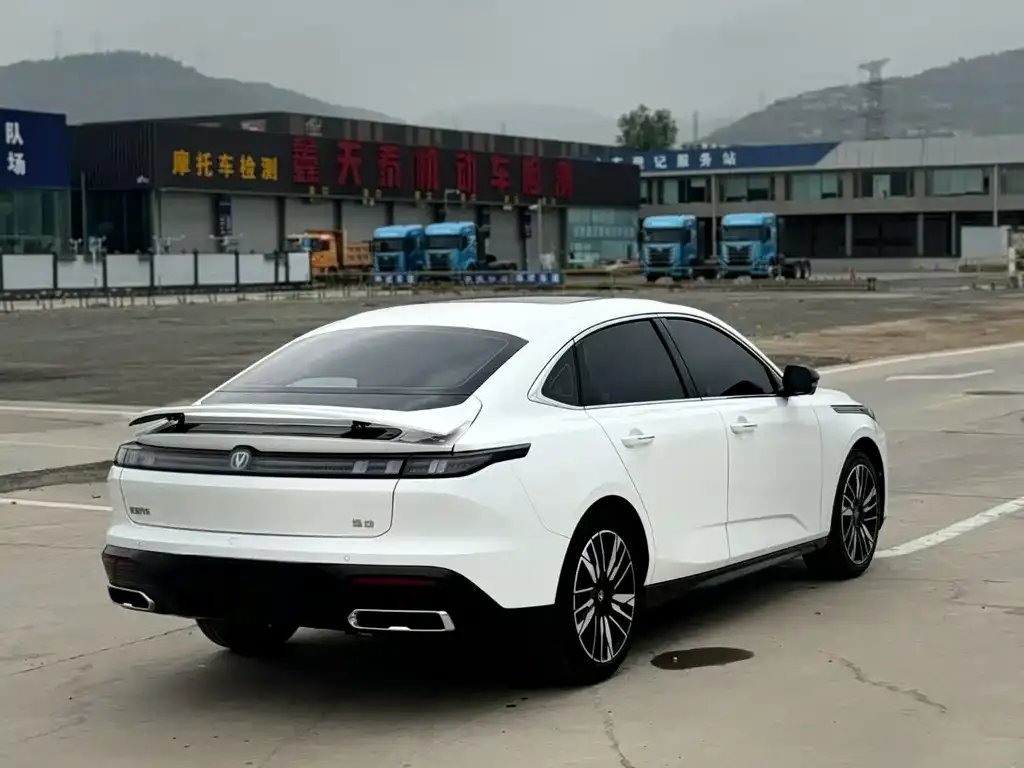 Changan Eado — фото 3