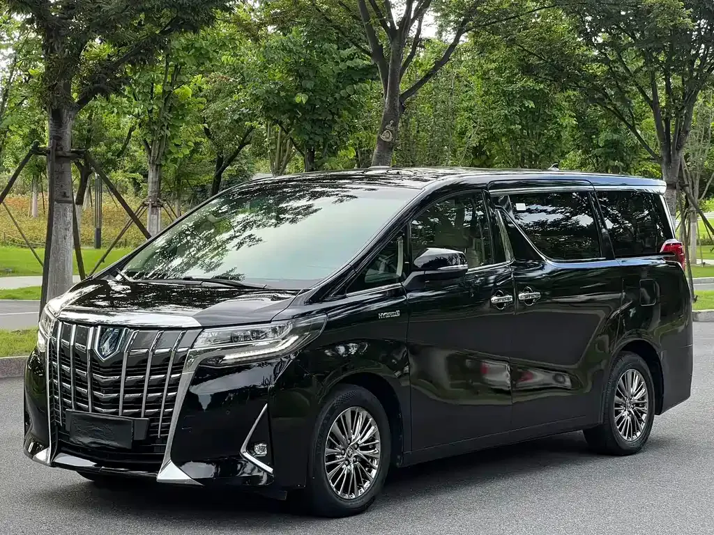 Toyota Alphard — фото 3