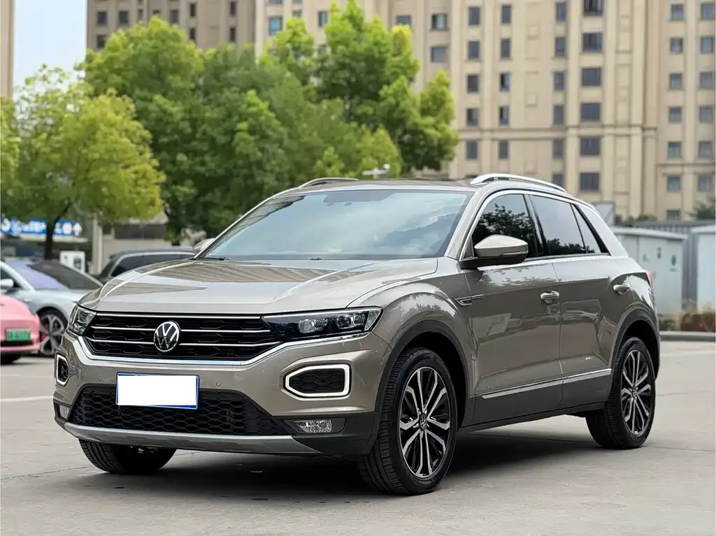 Volkswagen T-Roc — фото 1