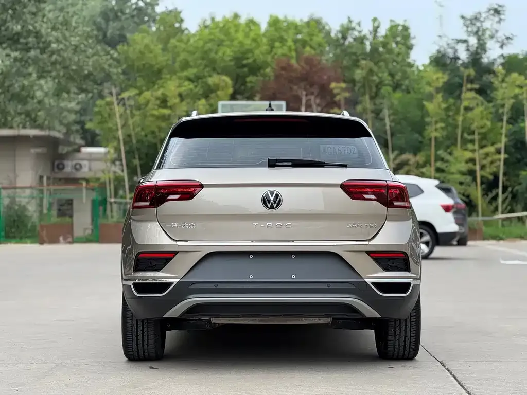 Volkswagen T-Roc — фото 2
