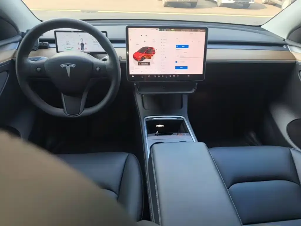 Tesla Model Y — фото 4