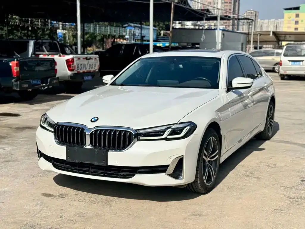 BMW 5 Series — фото 1