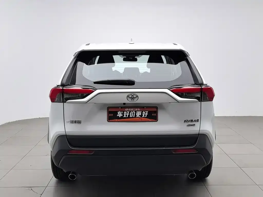 Toyota RAV4 — фото 3