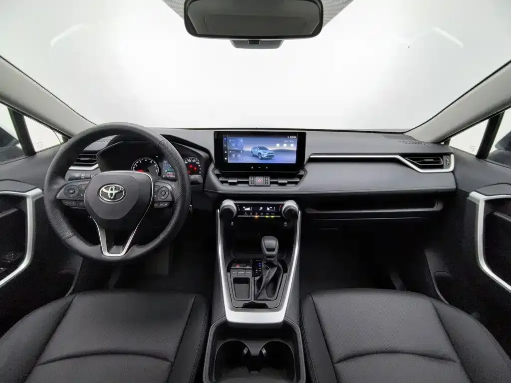 Toyota RAV4 — фото 8