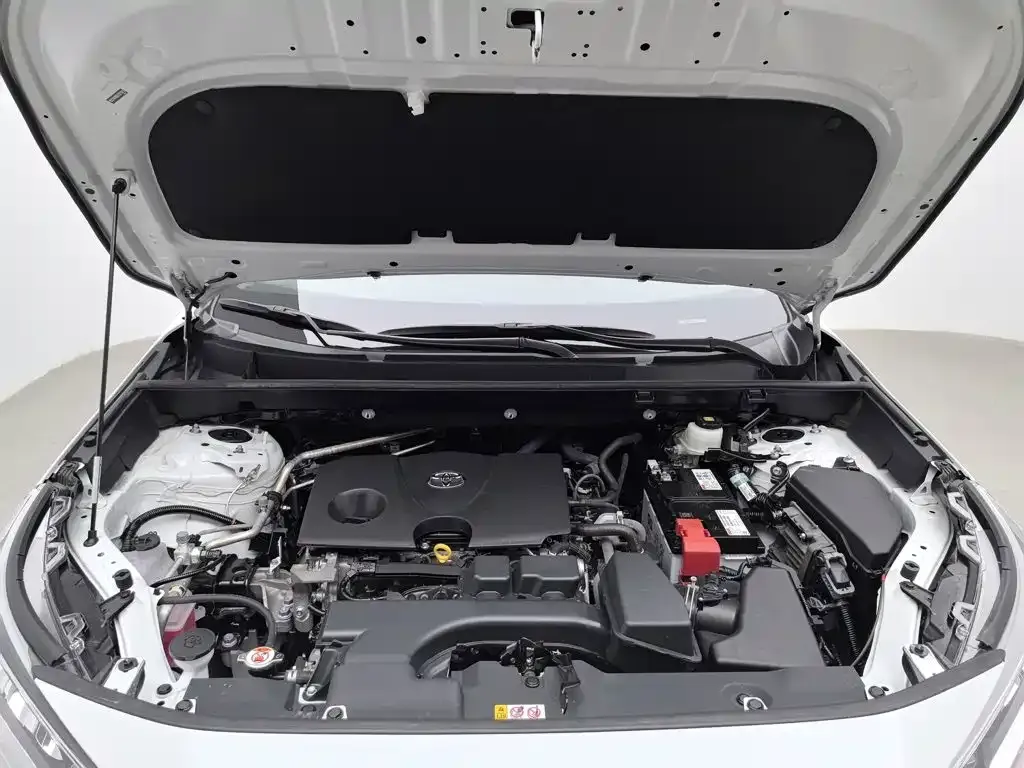 Toyota RAV4 — фото 10