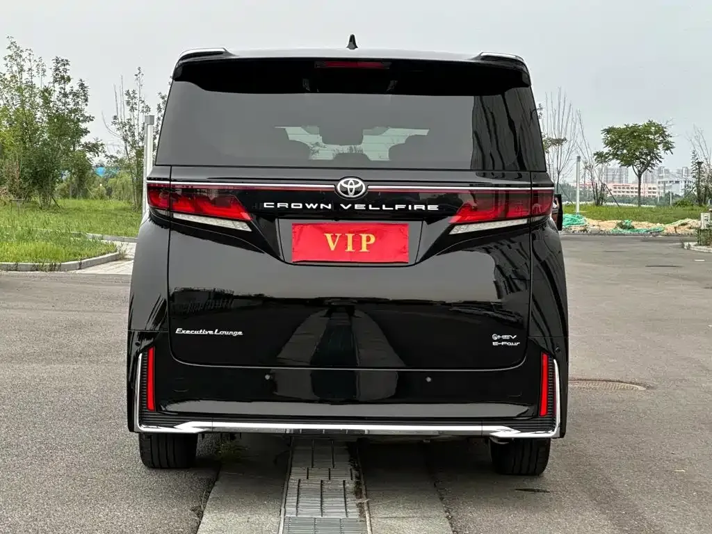 Toyota Vellfire — фото 2