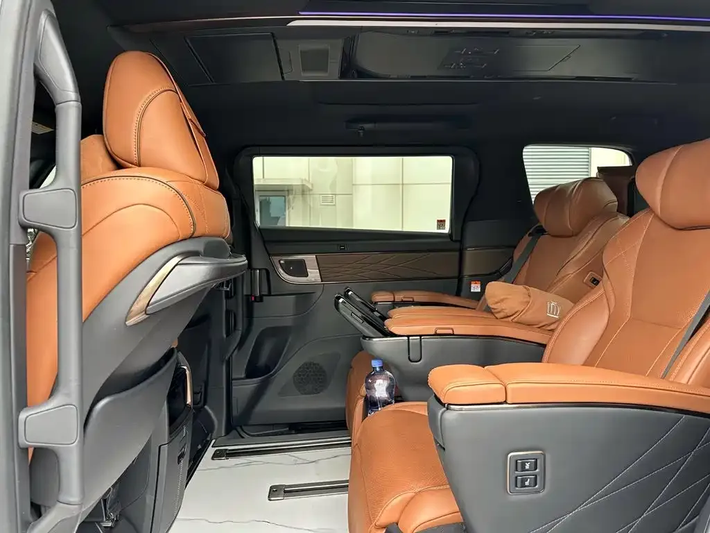 Toyota Vellfire — фото 4