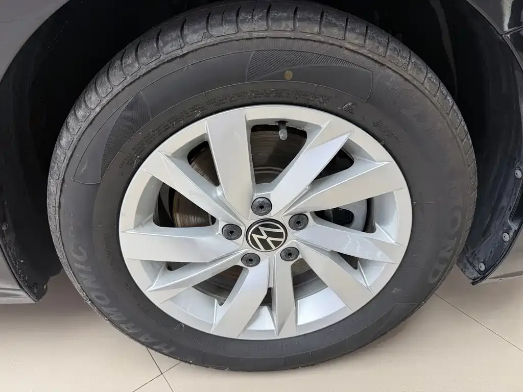 Volkswagen Passat — фото 9