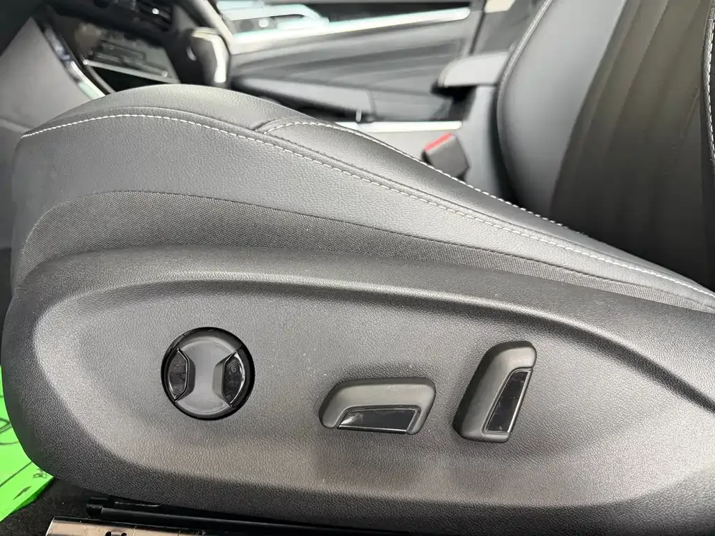 Volkswagen Passat — фото 10