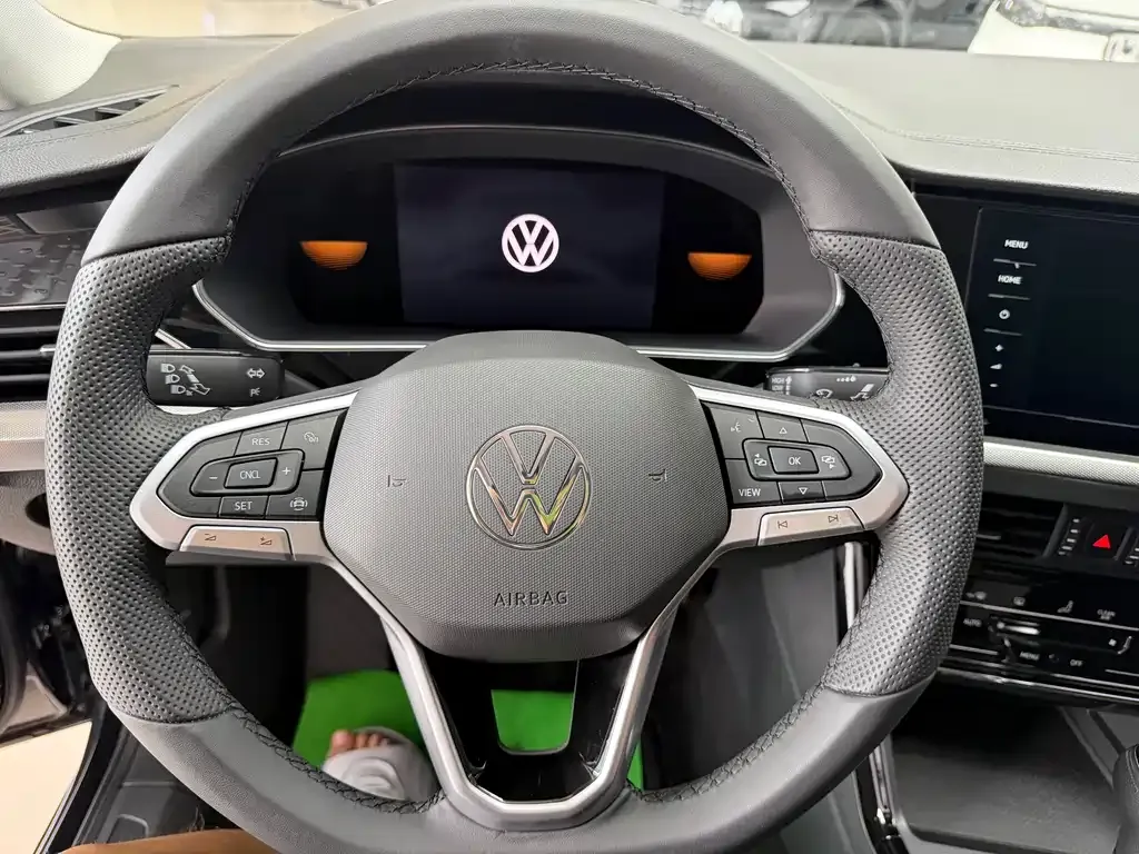 Volkswagen Passat — фото 4