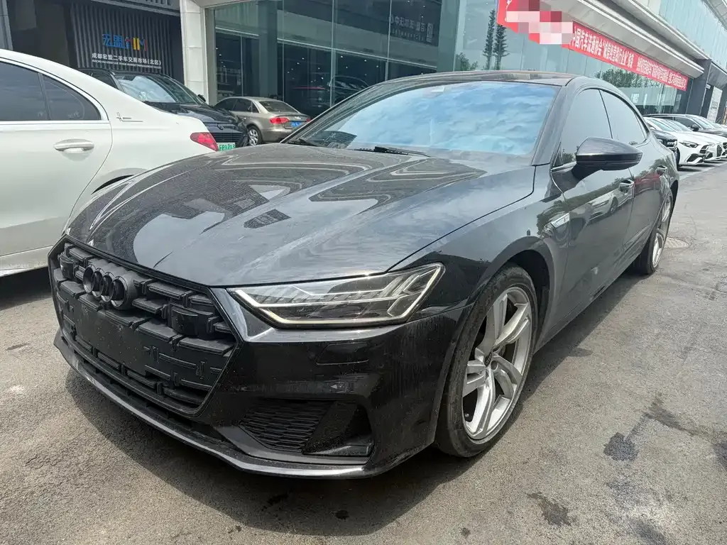 Audi A7L — фото 1