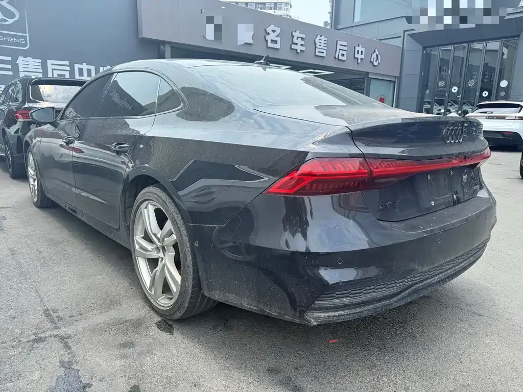 Audi A7L — фото 8