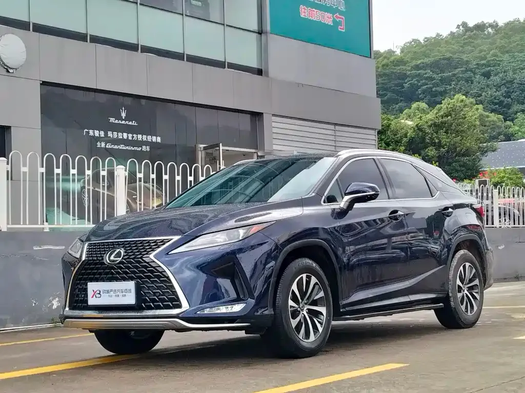 Lexus RX — фото 1