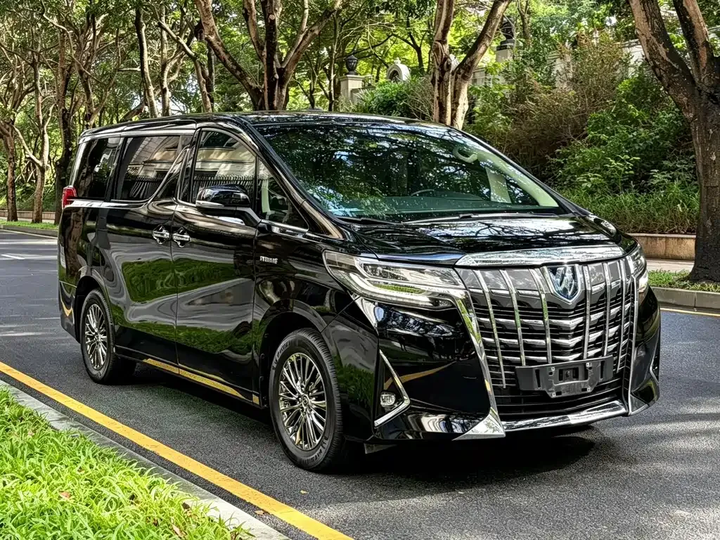 Toyota Alphard — фото 7