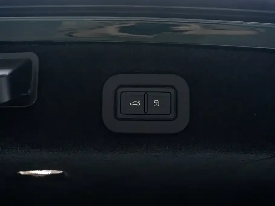 Bentley Flying Spur — фото 8