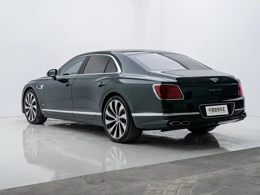 Bentley Flying Spur — фото 4