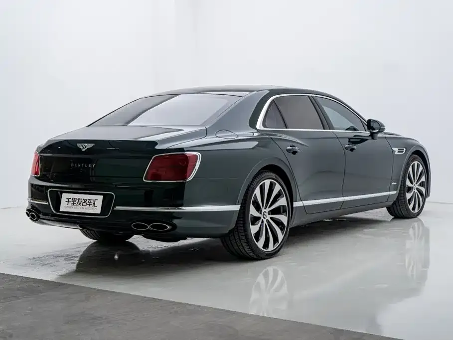 Bentley Flying Spur — фото 6