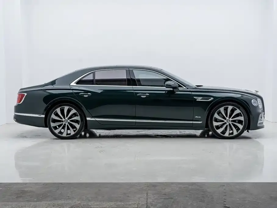 Bentley Flying Spur — фото 3