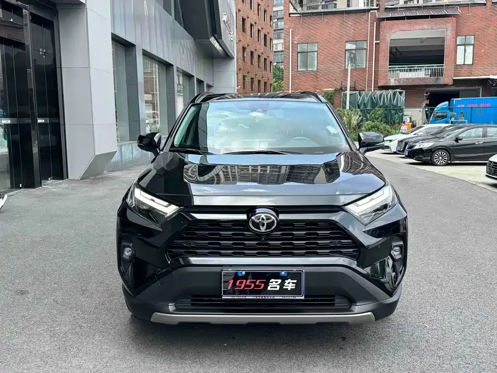 Toyota RAV4 — фото 6