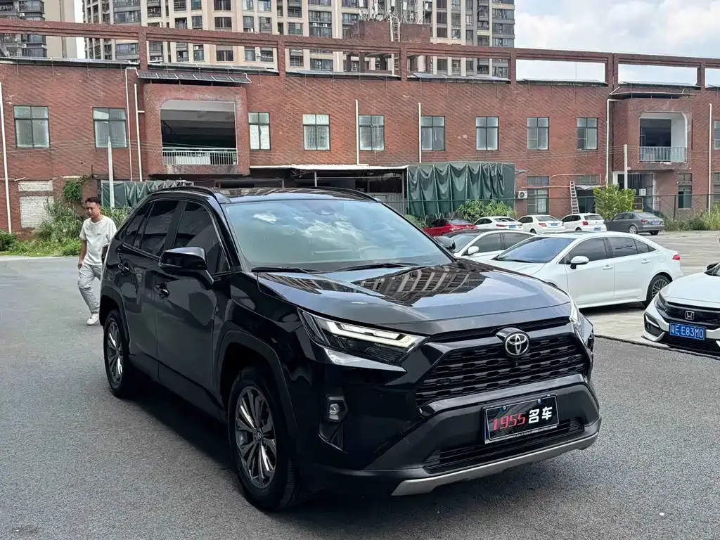 Toyota RAV4 — фото 7