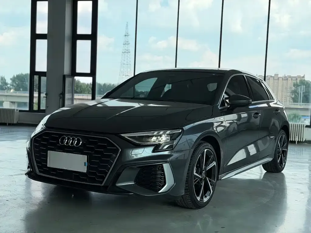 Audi A3 — фото 1