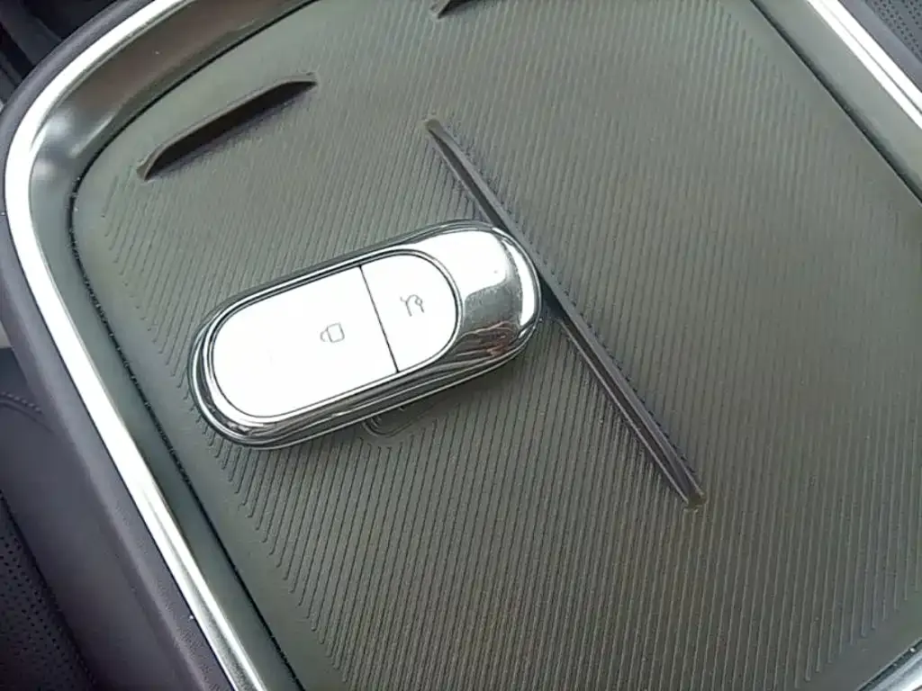 Leapmotor B10 — фото 10