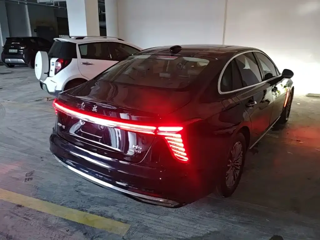 Hongqi H5 — фото 2