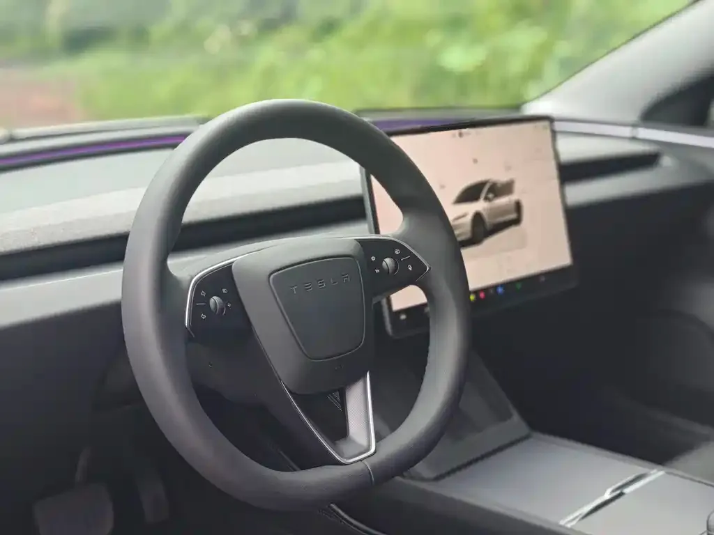 Tesla Model 3 — фото 3