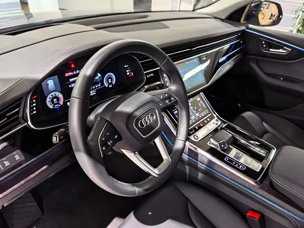 Audi Q8 — фото 9