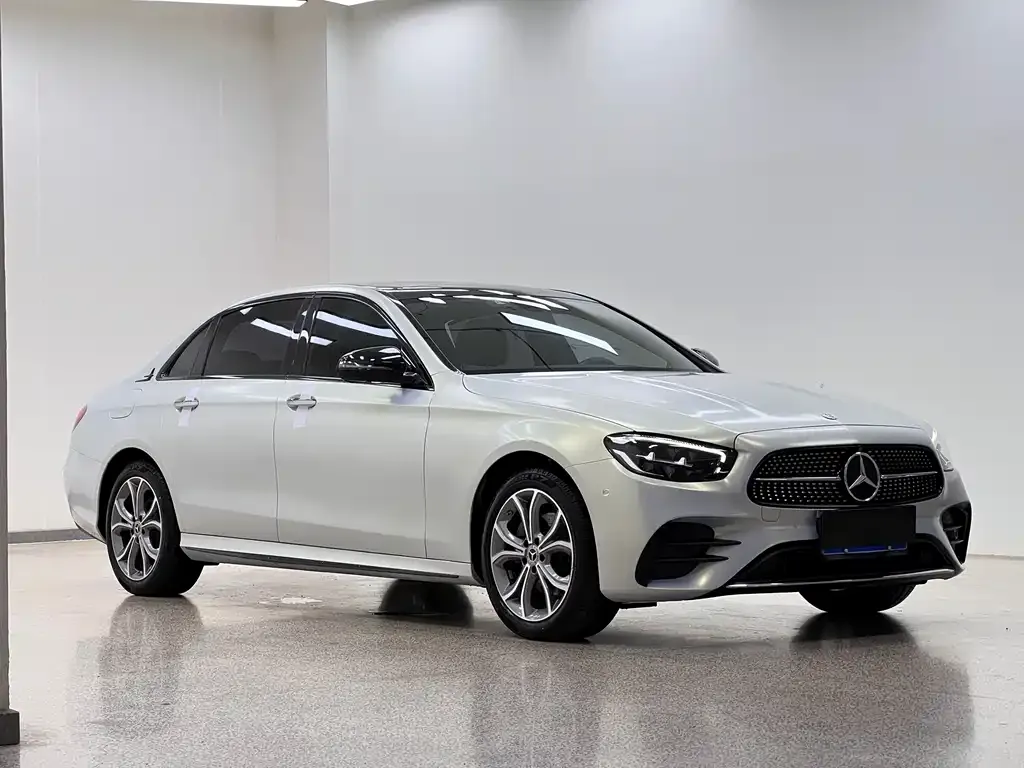 Mercedes-Benz E-Class — фото 8