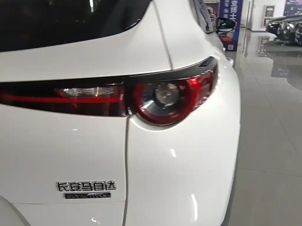 Mazda CX-30 — фото 9