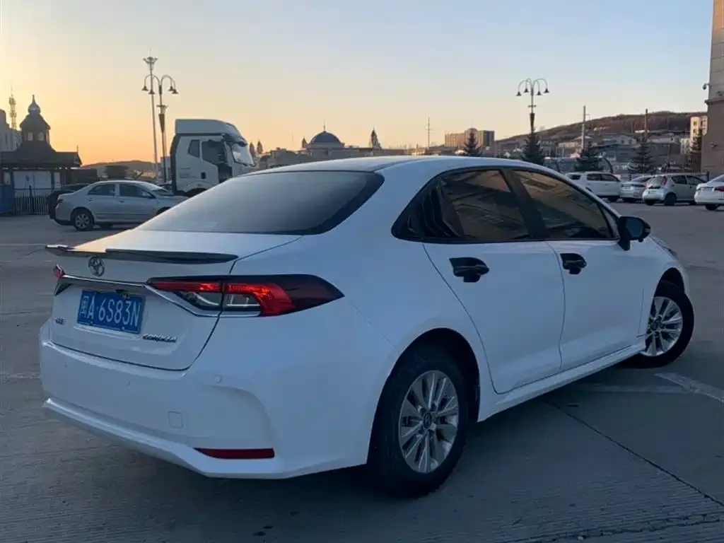 Toyota Corolla — фото 2