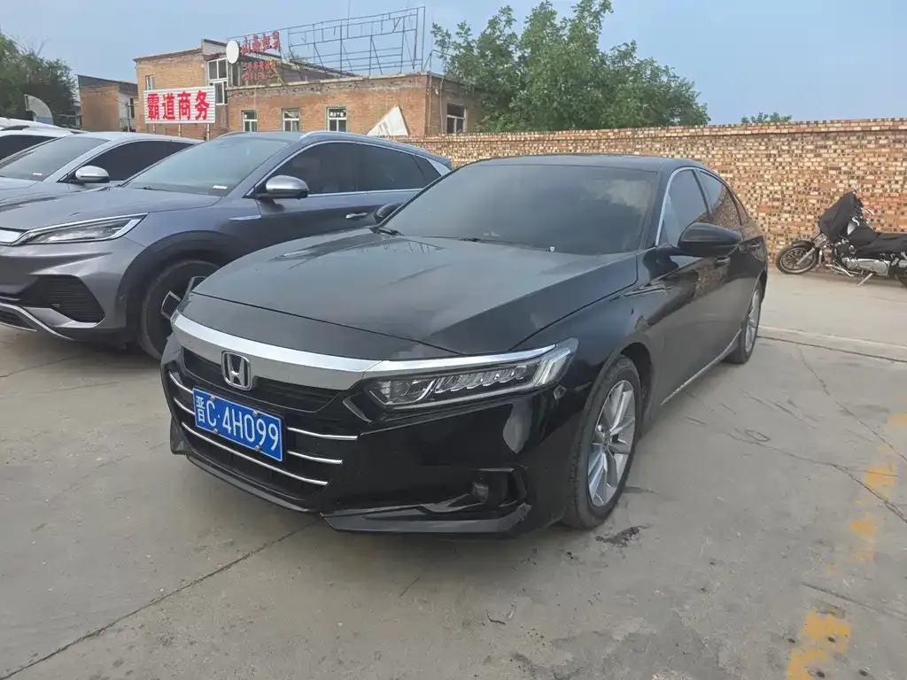 Honda Accord — фото 1