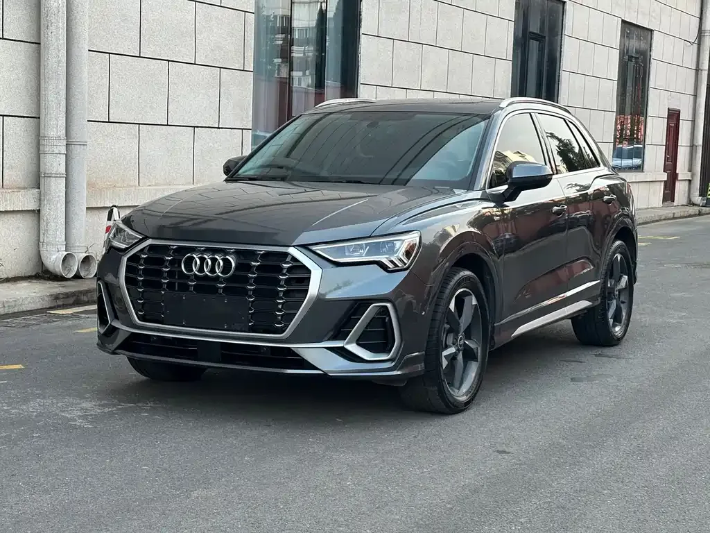 Audi Q3 — фото 1