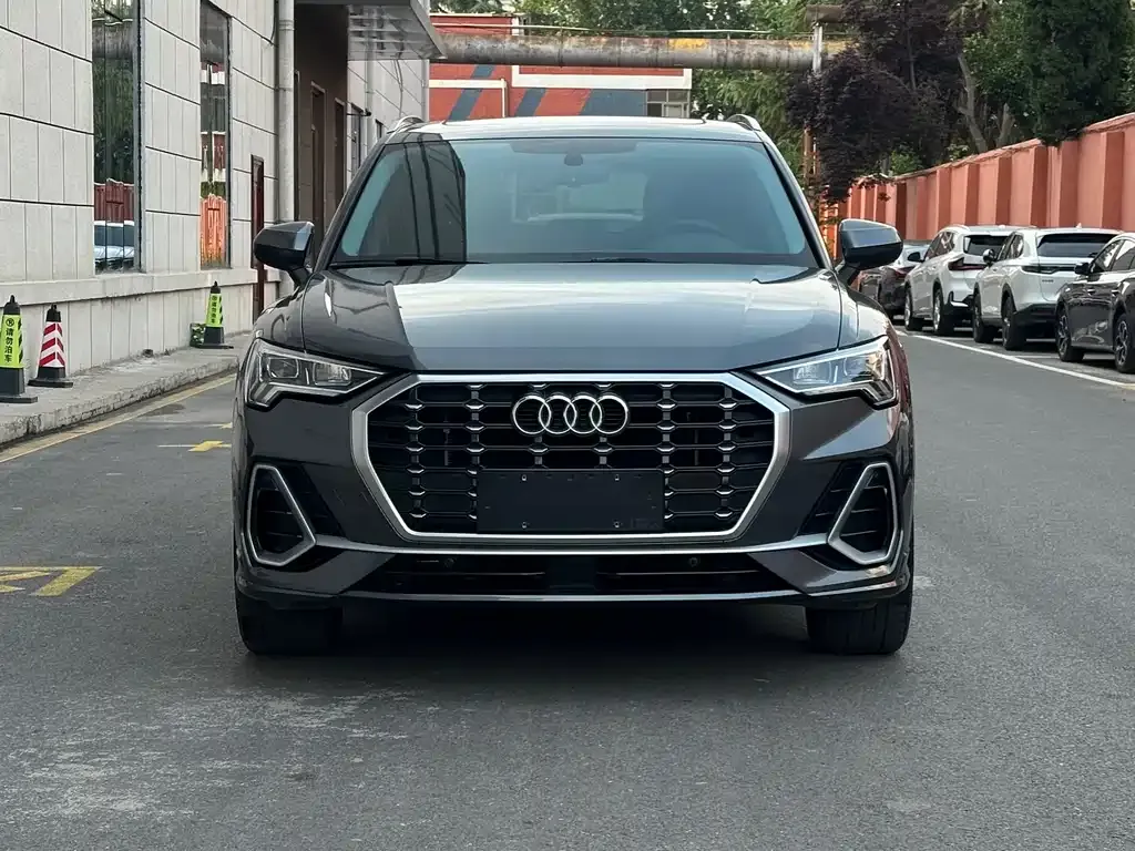 Audi Q3 — фото 5