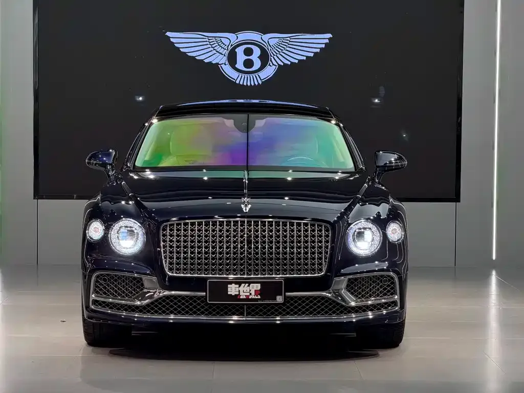 Bentley Flying Spur — фото 3