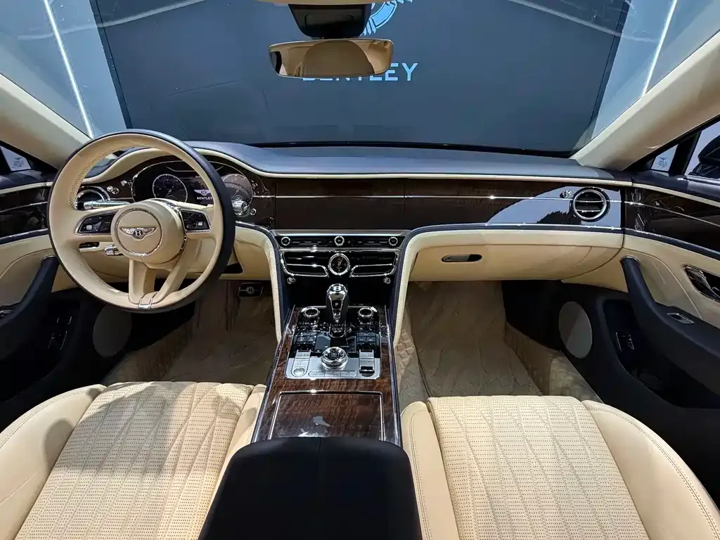 Bentley Flying Spur — фото 5
