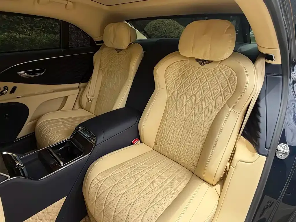 Bentley Flying Spur — фото 9