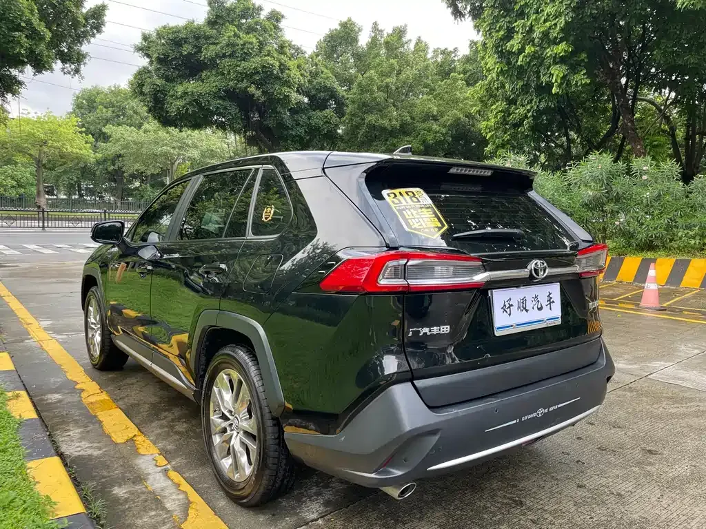 Toyota Wildlander — фото 10