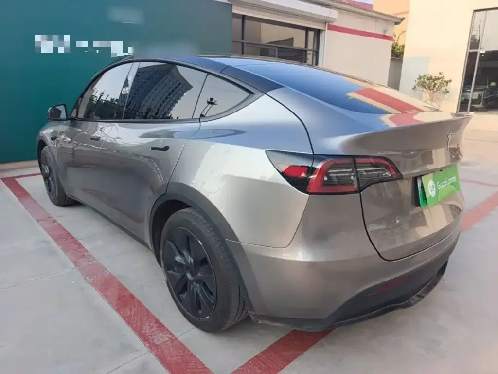 Tesla Model Y — фото 3