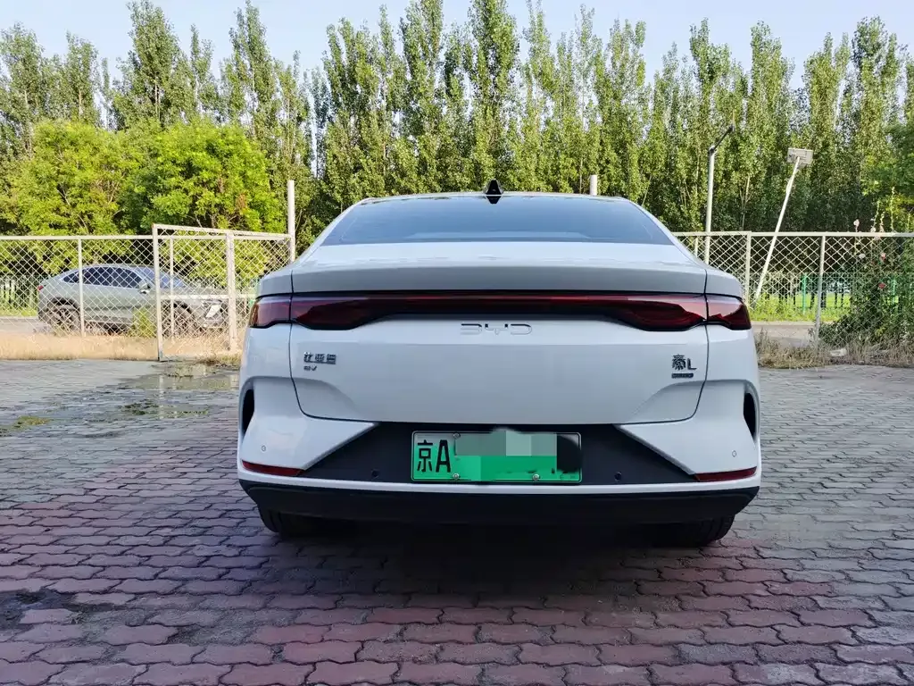 BYD Qin L — фото 8