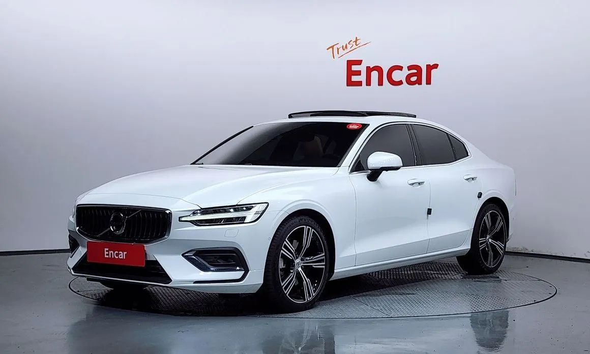 Volvo S60 — фото 1