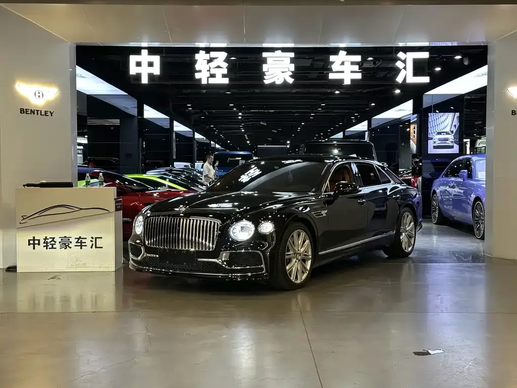 Bentley Flying Spur PHEV — фото 1