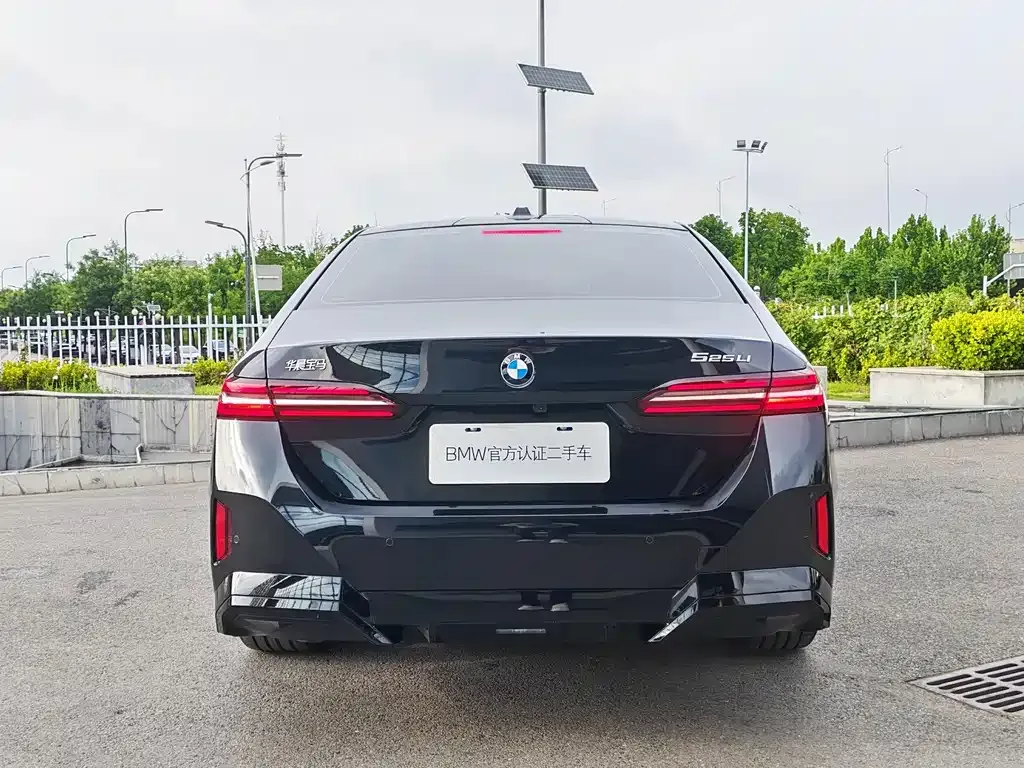 BMW 5 Series — фото 2