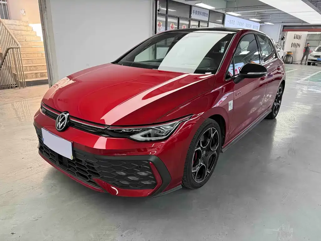 Volkswagen Golf GTI — фото 1