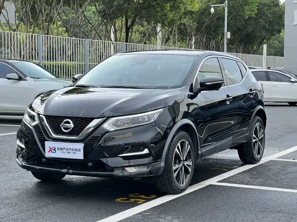 Nissan Qashqai — фото 1