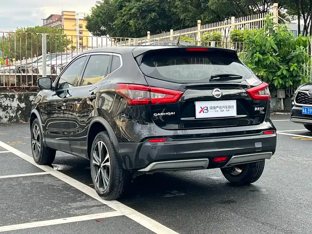 Nissan Qashqai — фото 8