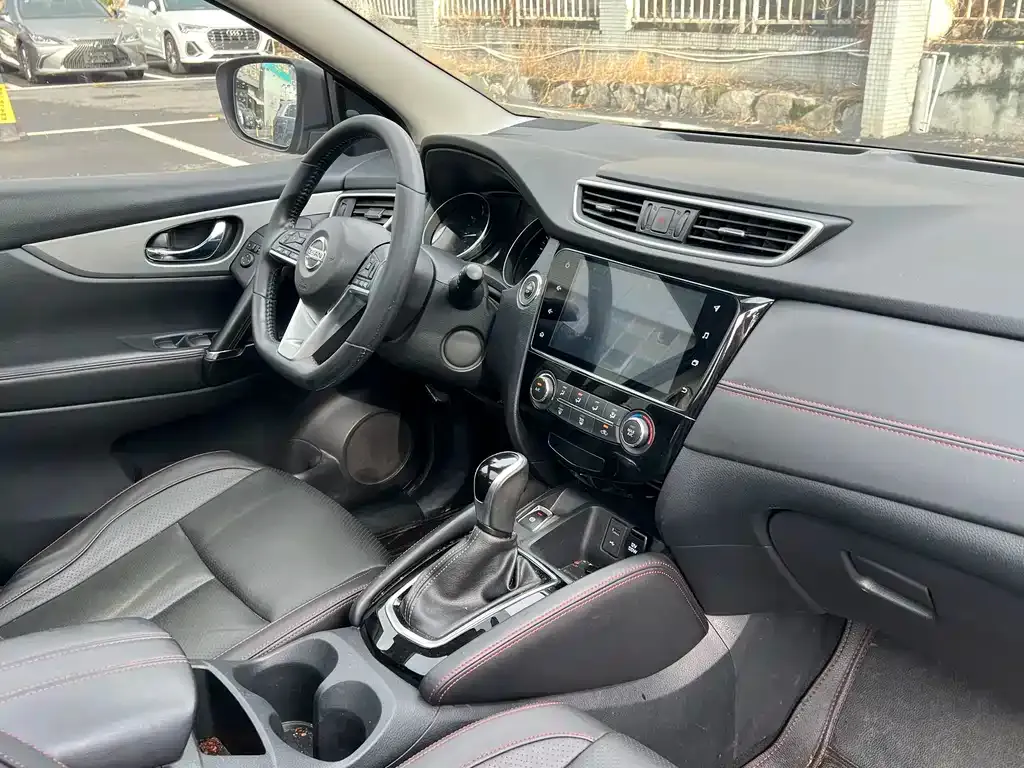 Nissan Qashqai — фото 9