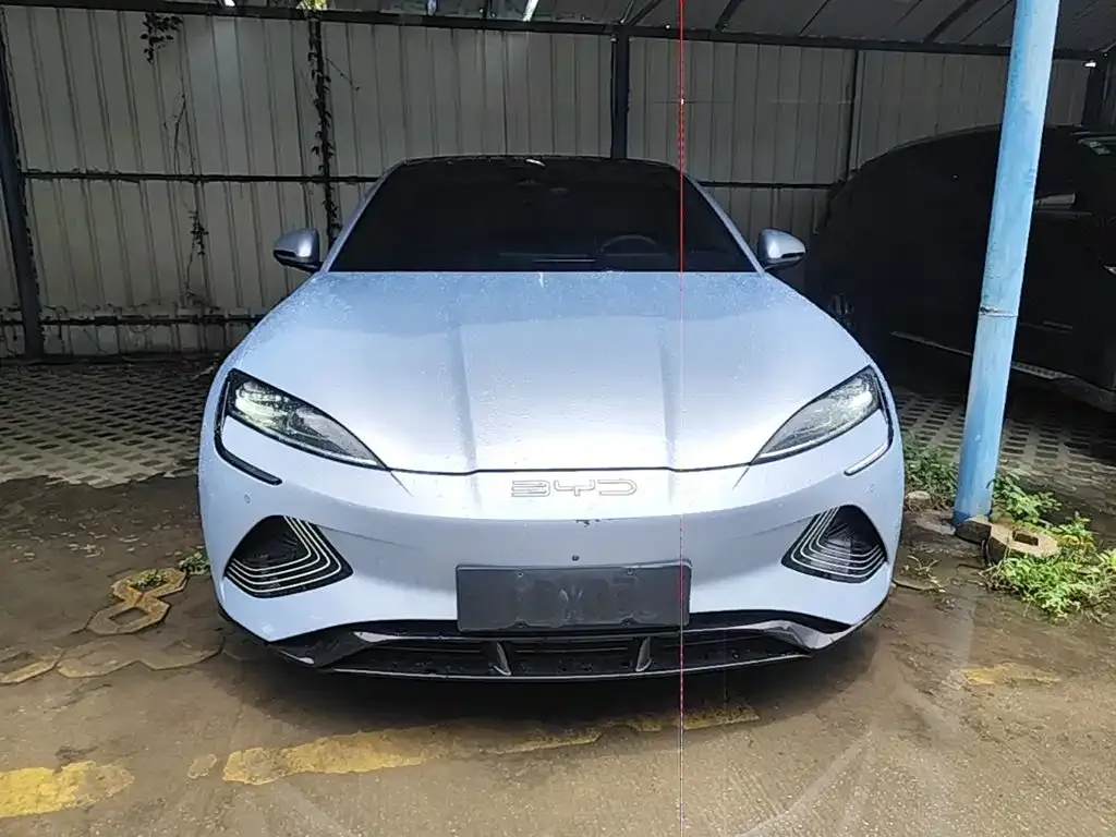 BYD Seal — фото 3