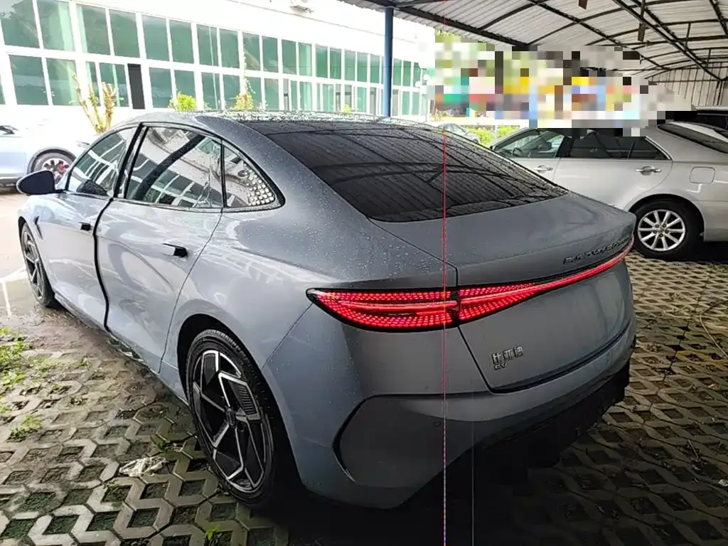 BYD Seal — фото 6